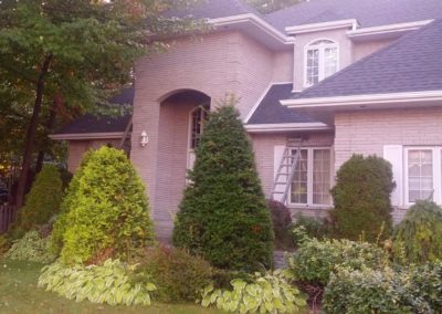 Installation de gouttière sur une maison dans Lanaudière - Gouttière Rive-Nord